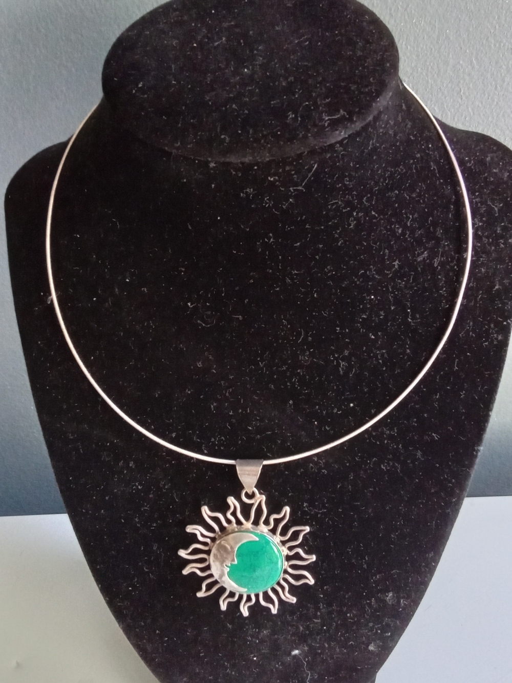 Vintage Mexico 925 Sterling Silver Sun Moon Green Stone Pendant Collar Necklace